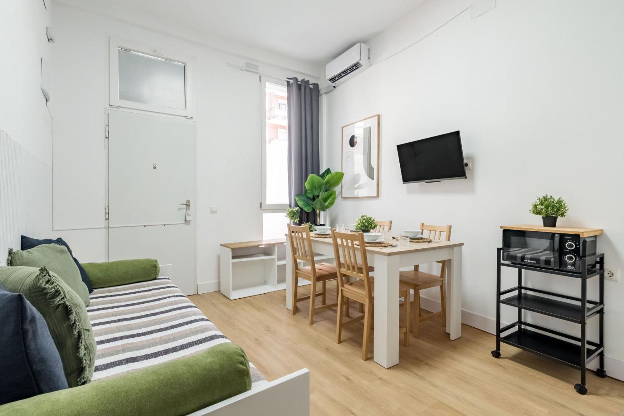 Charming Lucero Apartment Мадрид Екстериор снимка