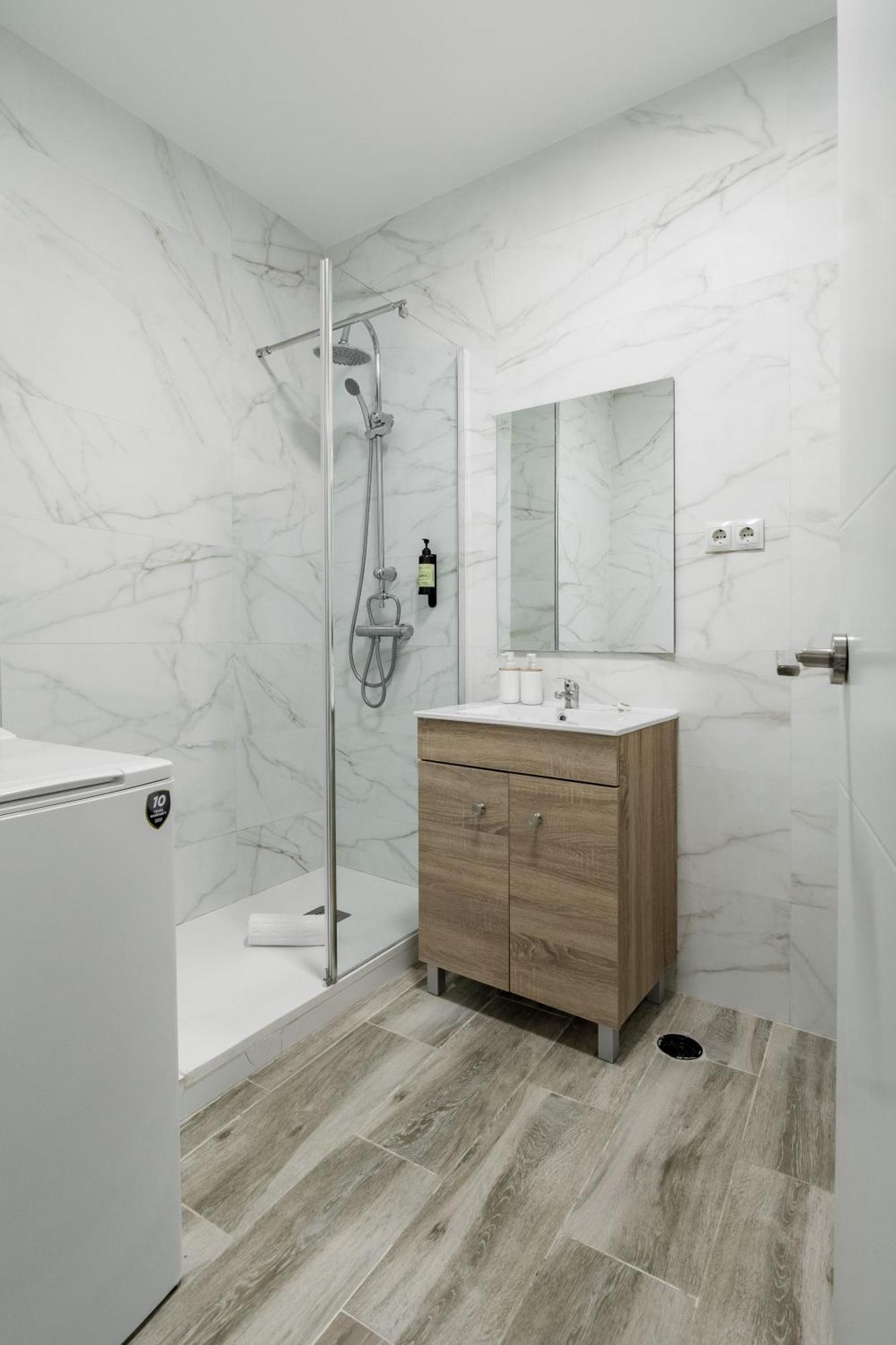 Charming Lucero Apartment Мадрид Екстериор снимка