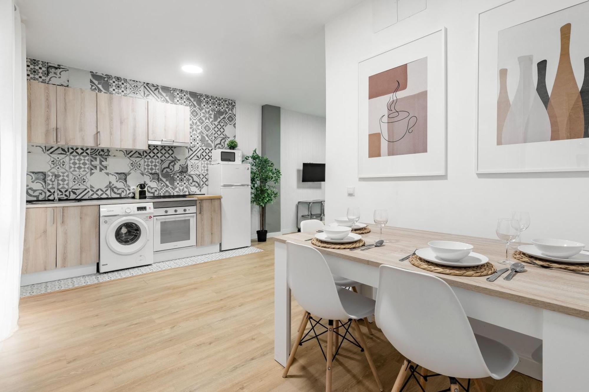 Charming Lucero Apartment Мадрид Екстериор снимка