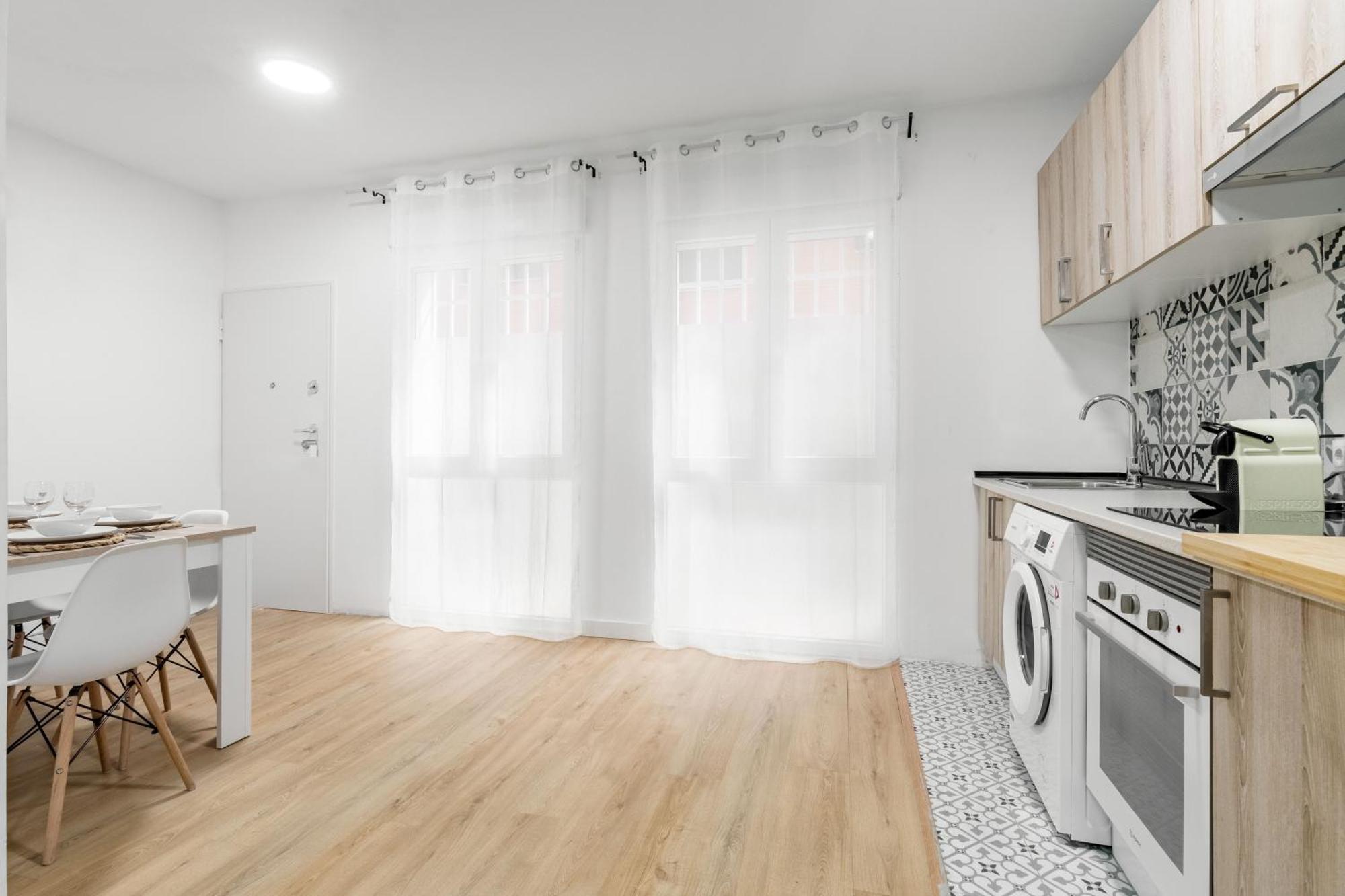 Charming Lucero Apartment Мадрид Екстериор снимка