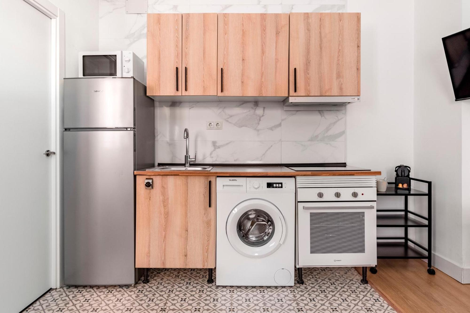 Charming Lucero Apartment Мадрид Екстериор снимка